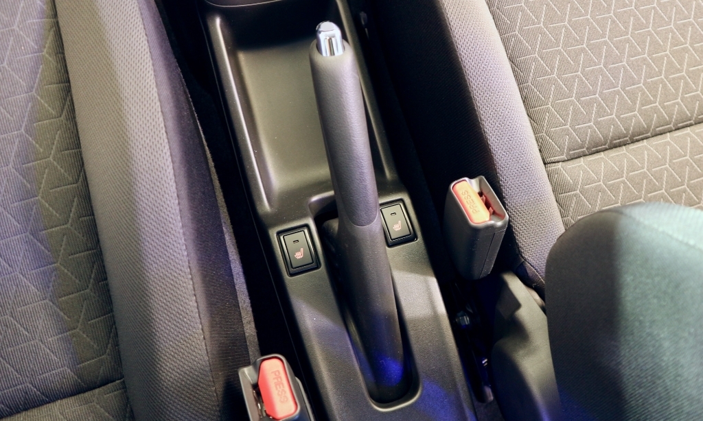 Suzuki Swift 2025 ra mắt giá 569-577 triệu đồng