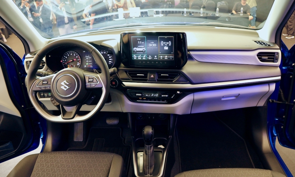 Suzuki Swift 2025 ra mắt giá 569-577 triệu đồng