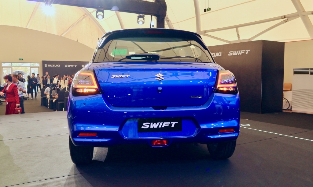 Suzuki Swift 2025 ra mắt giá 569-577 triệu đồng