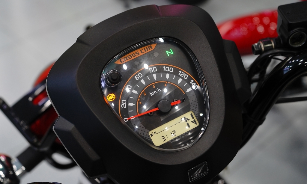 Honda Cross Cub 110 Kumanon nhập khẩu Nhật có giá hơn 70 triệu đồng