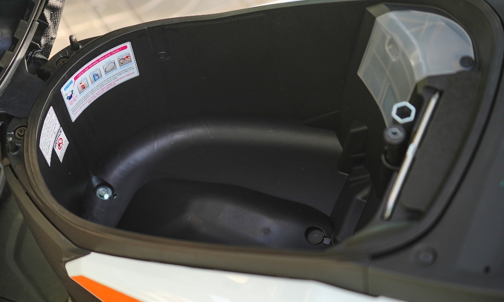 Honda Vario 160 Repsol nhập khẩu có giá hơn 80 triệu đồng