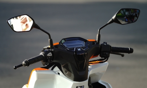 Honda Vario 160 Repsol nhập khẩu có giá hơn 80 triệu đồng