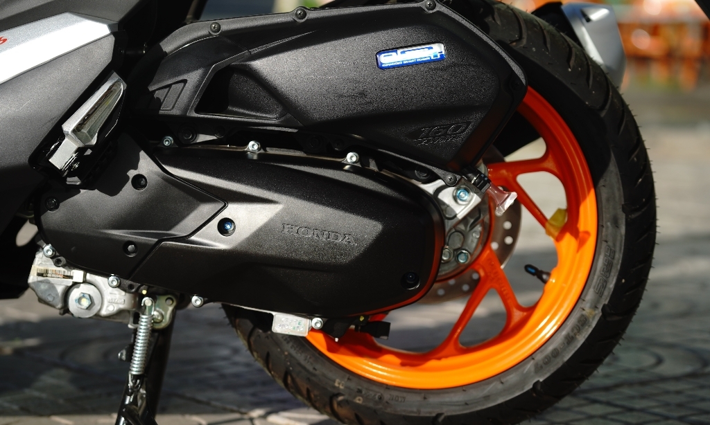 Honda Vario 160 Repsol nhập khẩu có giá hơn 80 triệu đồng