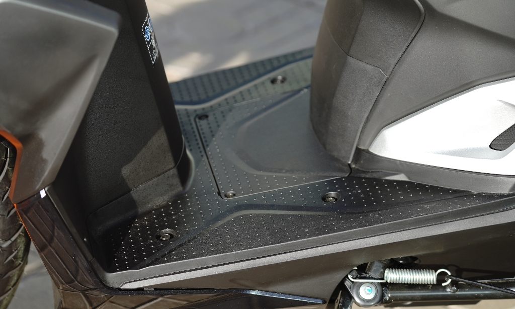 Honda Vario 160 Repsol nhập khẩu có giá hơn 80 triệu đồng