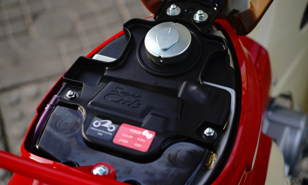 Honda Super Cub 50 bản Hello Kitty lần đầu ra mắt tại Việt Nam