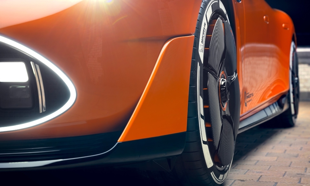 Ra mắt siêu sedan chạy điện - Mercedes-AMG GT XX Concept