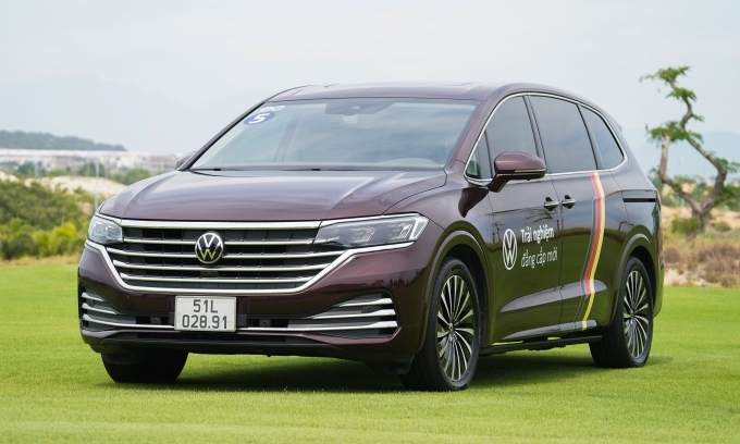 Tăng giá xe Volkswagen Viloran lên tới 100 triệu đồng