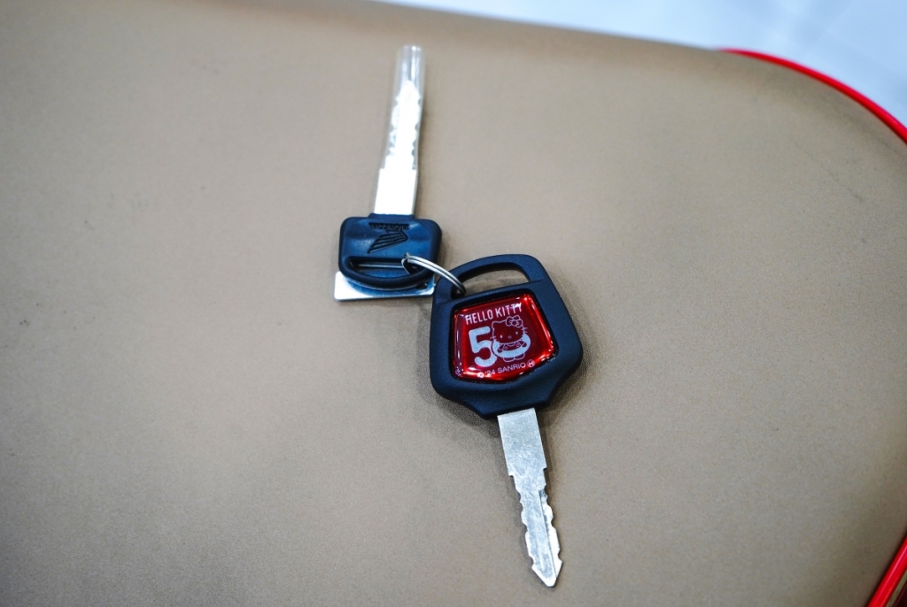 Honda Super Cub 110 bản Hello Kitty nhập khẩu Nhật lần đầu tiền về Việt Nam