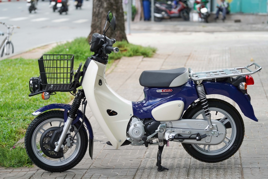 Phiên bản giao hàng Honda Super Cub Pro nhập khẩu Nhật lần đầu có mặt tại Việt Nam