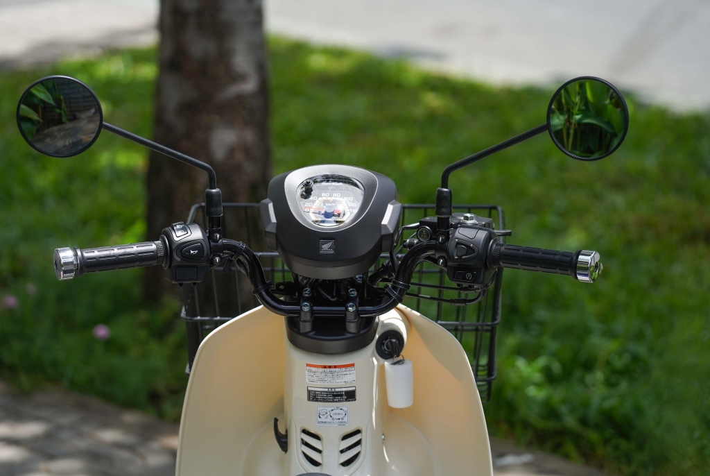 Phiên bản giao hàng Honda Super Cub Pro nhập khẩu Nhật lần đầu có mặt tại Việt Nam
