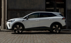 Mitsubishi Grandis tái sinh dưới hình hài SUV hybrid