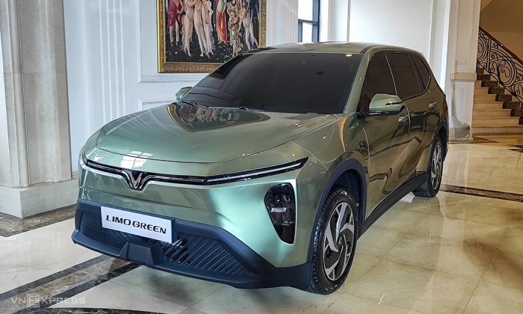 VinFast Limo Green MPV đầu tiên của hãng xe Việt lộ diện