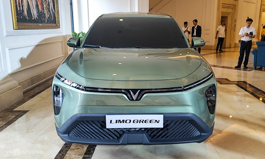 VinFast Limo Green MPV đầu tiên của hãng xe Việt lộ diện