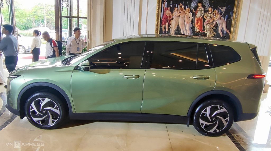 VinFast Limo Green MPV đầu tiên của hãng xe Việt lộ diện