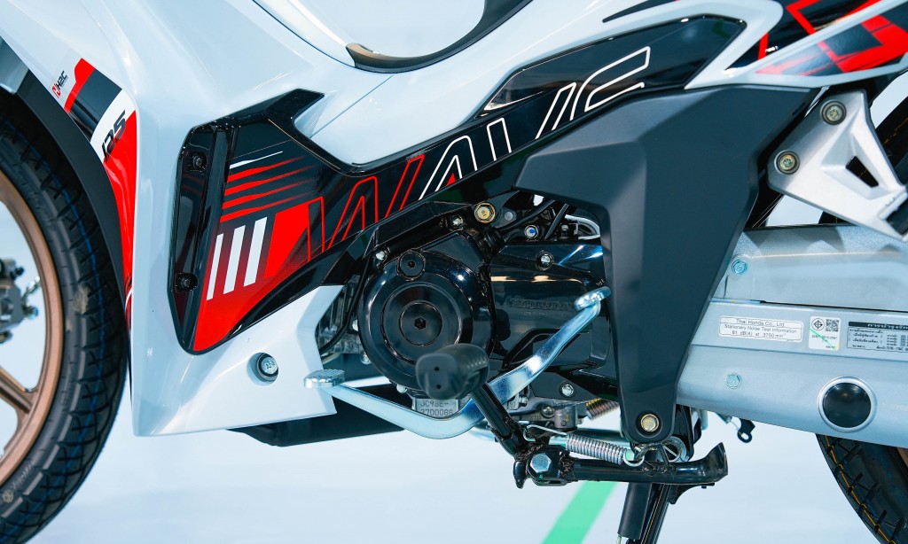 Cận cảnh Honda Wave 125R đầu tiên về Việt Nam