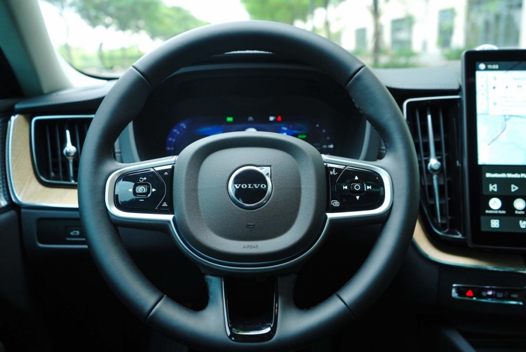 Ra mắt xe điện hạng sang Volvo XC60 2025 giá 2,75 tỷ đồng