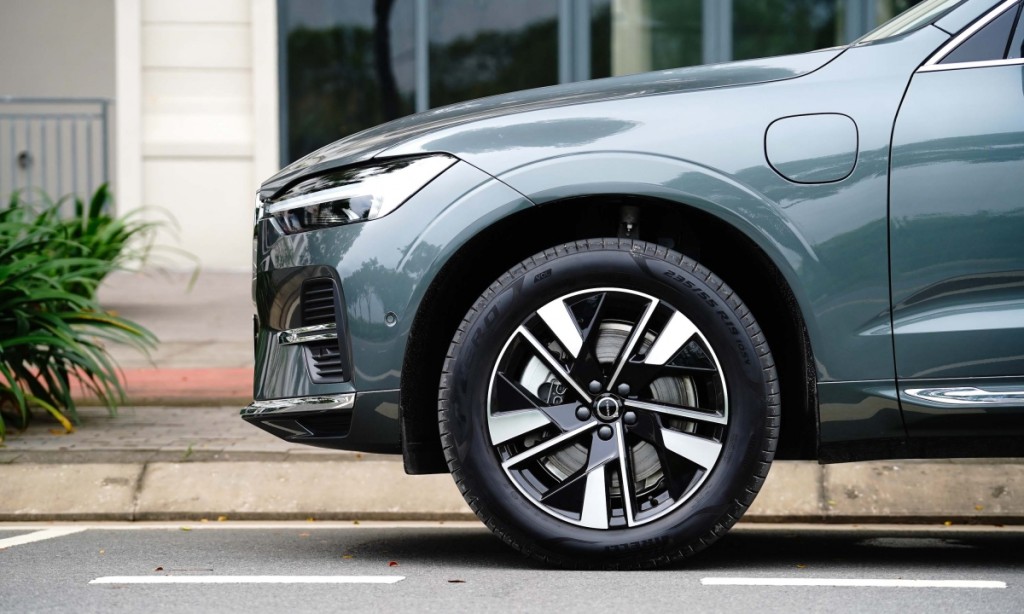 Ra mắt xe điện hạng sang Volvo XC60 2025 giá 2,75 tỷ đồng