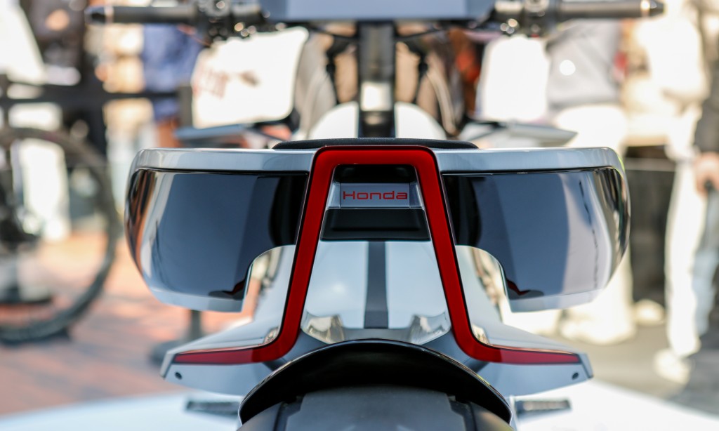 Xe máy điện cực dị của Honda EV Outlier Concept có mặt tại Việt Nam