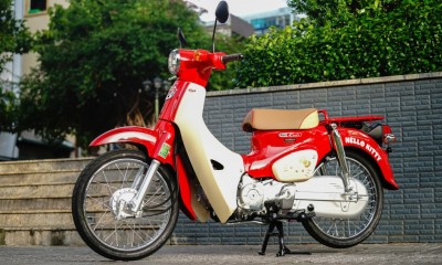 Honda Super Cub 50 Hello Kitty bản giới hạn về Việt Nam